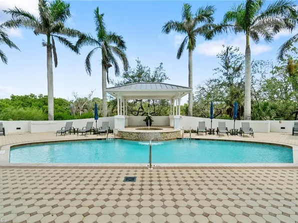 325 Dunes BLVD #T2, NAPLES, FL 34110