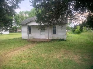 209 Maple St, Odin, IL 62870