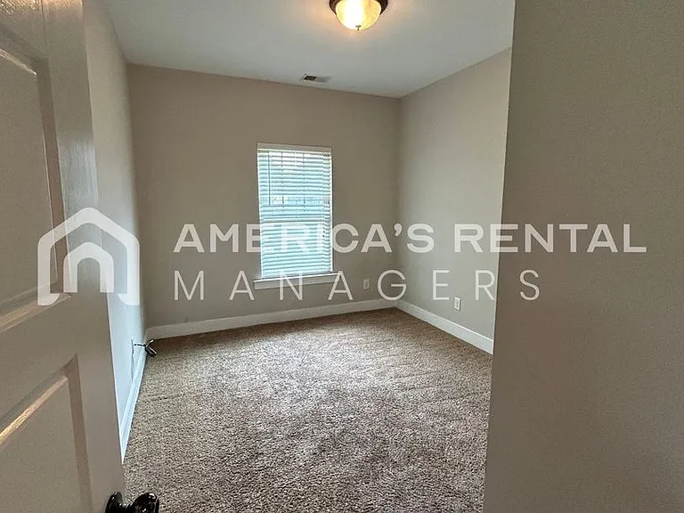 300 Oakwell Cir — Photo 21