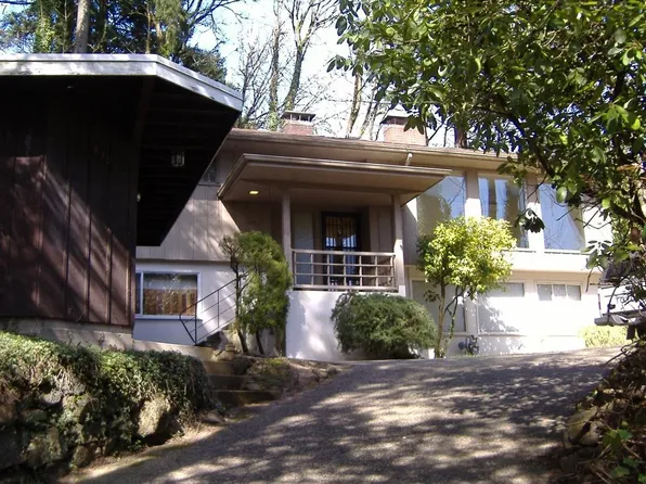 875 SW Cheltenham St, Portland, OR 97239