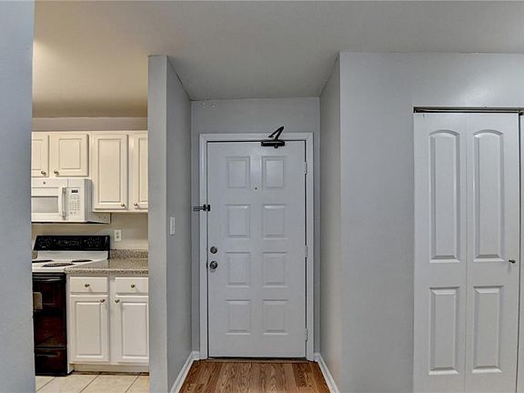 4th image of 3655 Habersham Rd NE APT 311