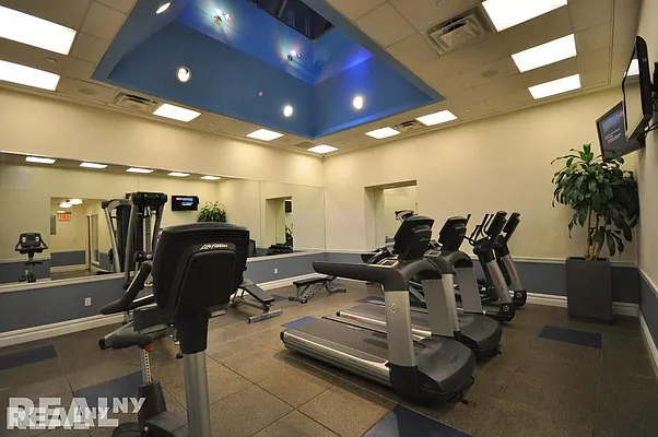 Rented by REAL New York | media 26