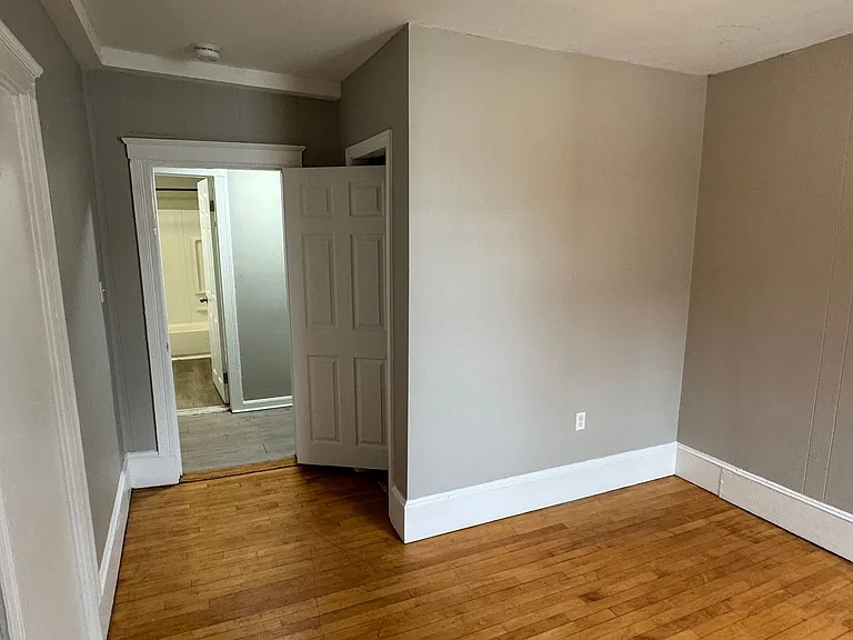 135 Lafayette Sq — Photo 30