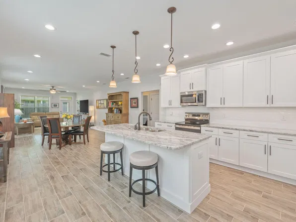 936 Harrelson Dr, Fort Walton Beach, FL 32547