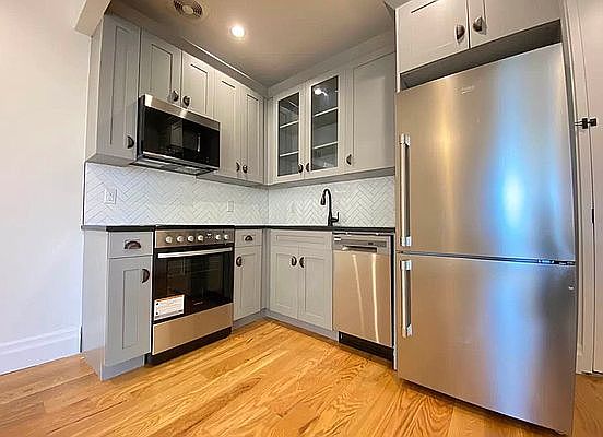 2nd image of 232 Tompkins Ave #4F