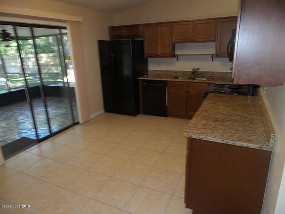 4th image of 1309 Sagbloom St SE