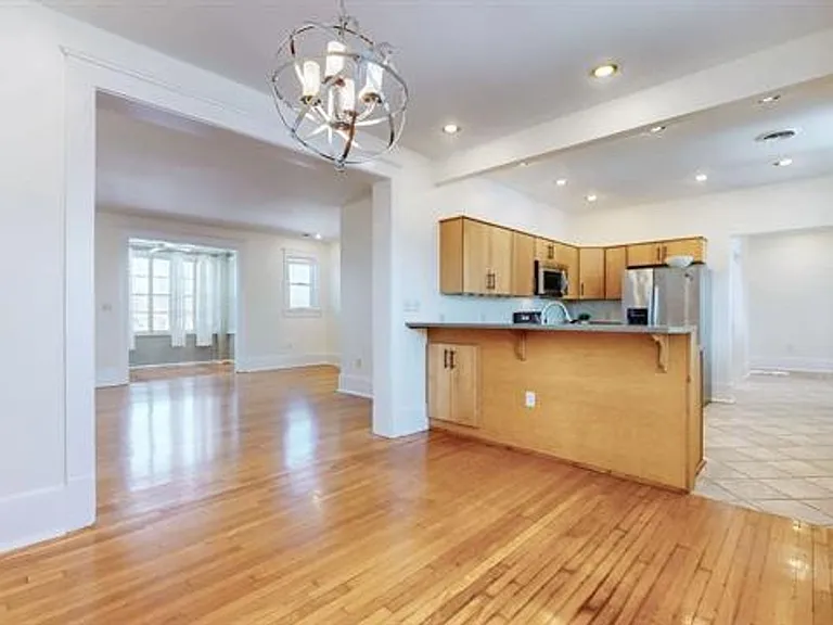 618 Madison St #300 — Photo 3