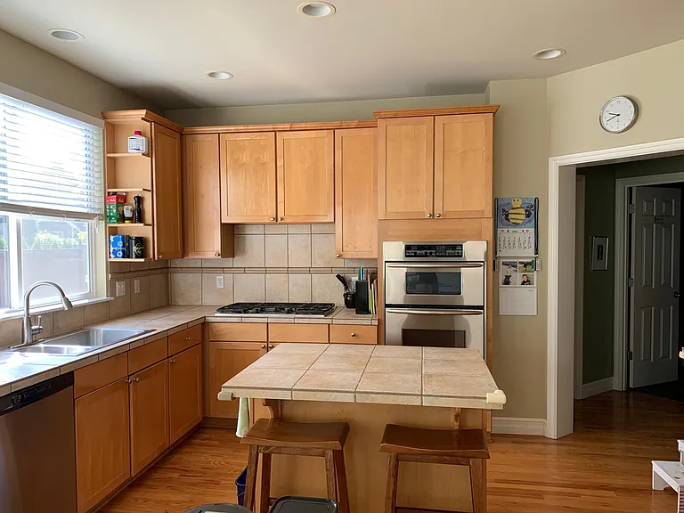 2214 238th Pl NE — Photo 2