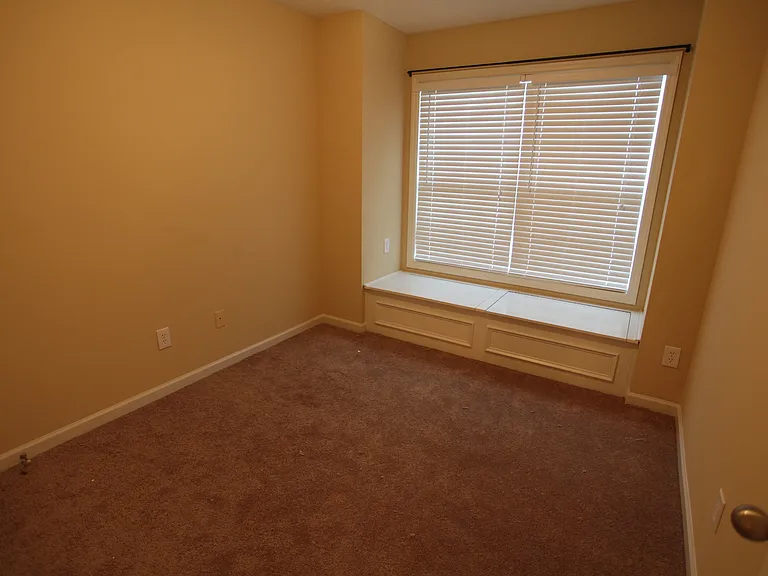 2123 Cobblestone Dr — Photo 11