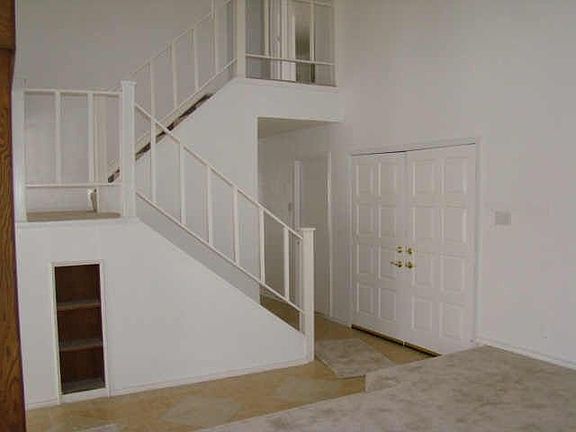 4th image of 3306 Castle Rock Ln