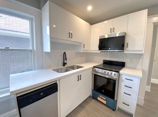 953 Montclair Ave #2, Hamilton, ON L8M2E3