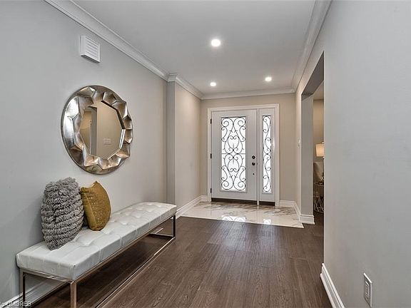 4th image of 2114 Oakmead Blvd