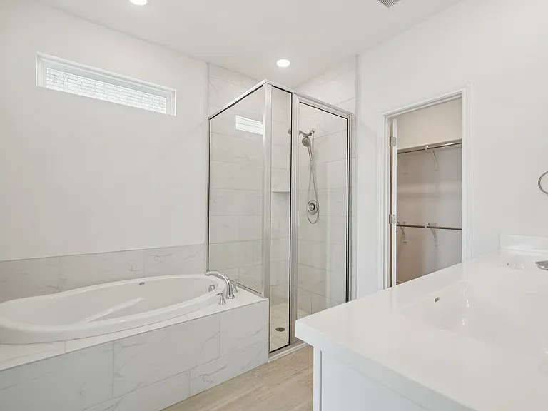 10833 Coppola — Photo 18