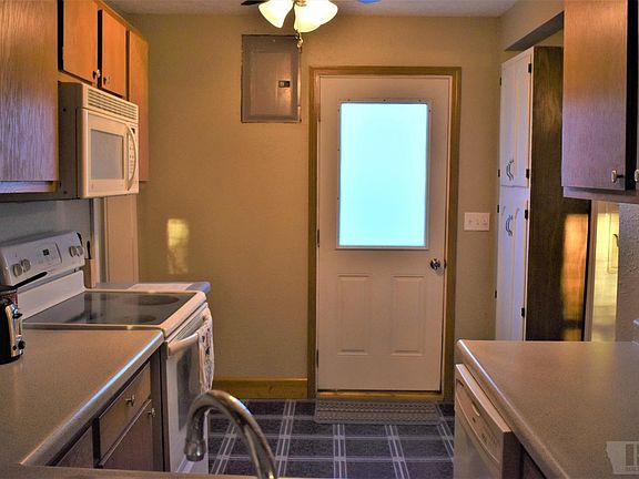 3rd image of 207 E Marion St