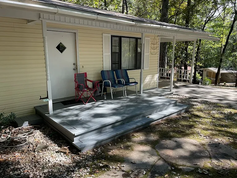 8 Ona Ln — Photo 1