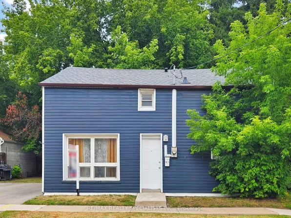 18 Mary St, Brampton, ON L6W 2R1