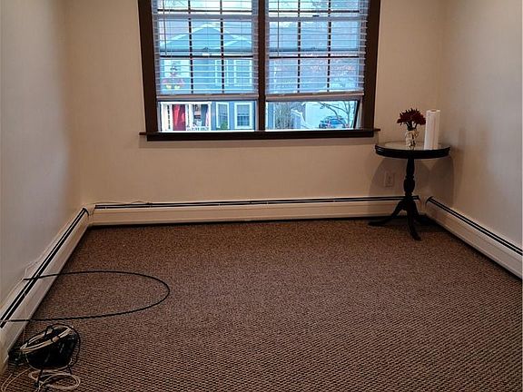 4th image of 101 Ridge St