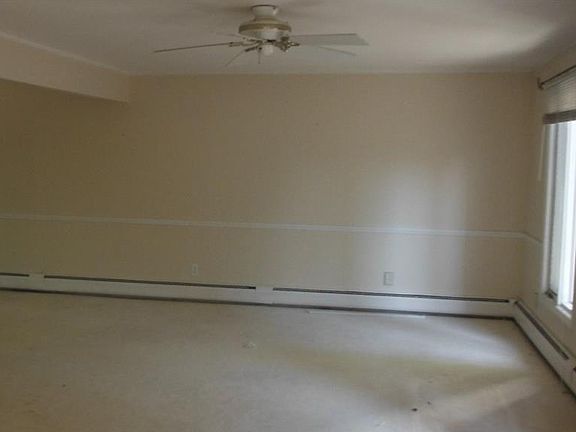 3rd image of 7414 Wake Robin Dr
