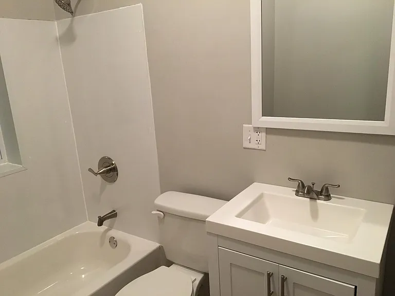 1943 N Keystone Ave #1R — Photo 12