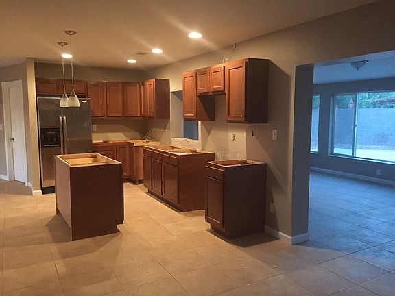5th image of 4121 W Desert Hills Dr