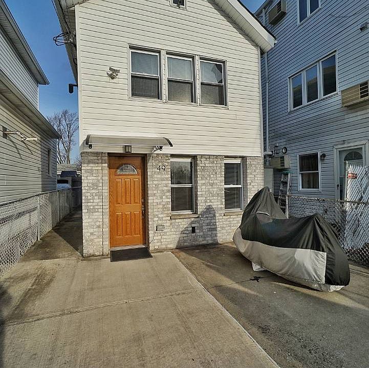 1st image of 49 Agnes Pl