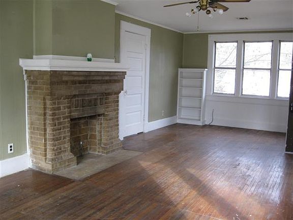 3rd image of 832 N Beard Ave