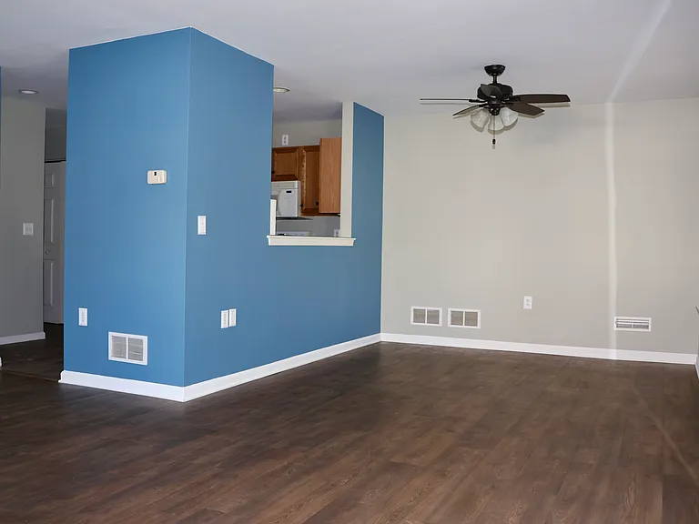 44 Courtyard Dr — Photo 7