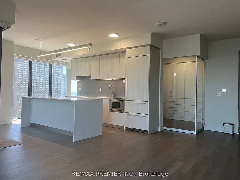 8 Cumberland St #3506 — Photo 7