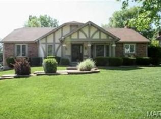 32 Fox Pointe Ct, Saint Charles, MO