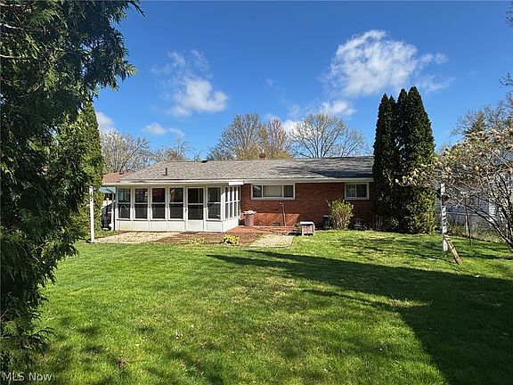 5th image of 326 Bowman Dr