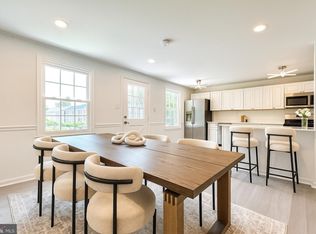 7950 Central Park Cir, Alexandria, VA 22309