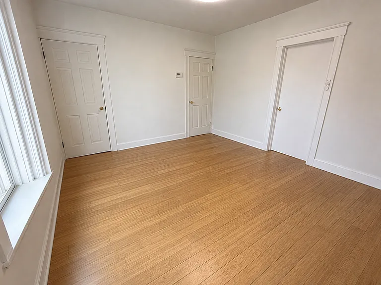 350 Knight St #2 — Photo 8