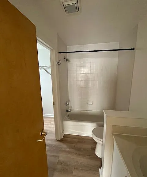 907 Caroline St #9 — Photo 3