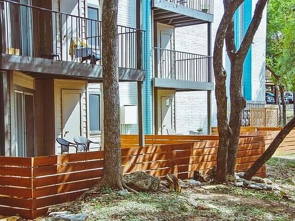 2nd image of 1319 Spyglass Dr #6