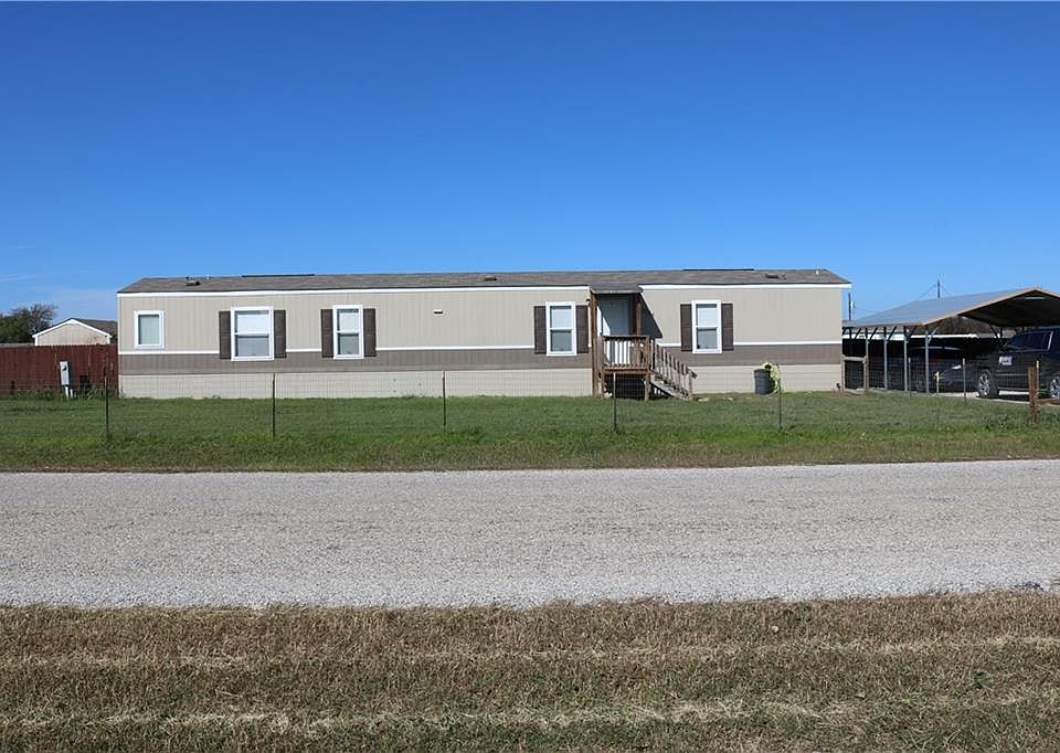 1st image of 2525 Red Oak Ln