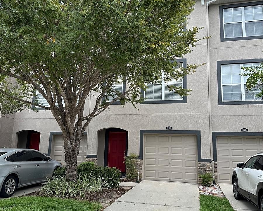 1st image of 2507 Lexington Oak Dr