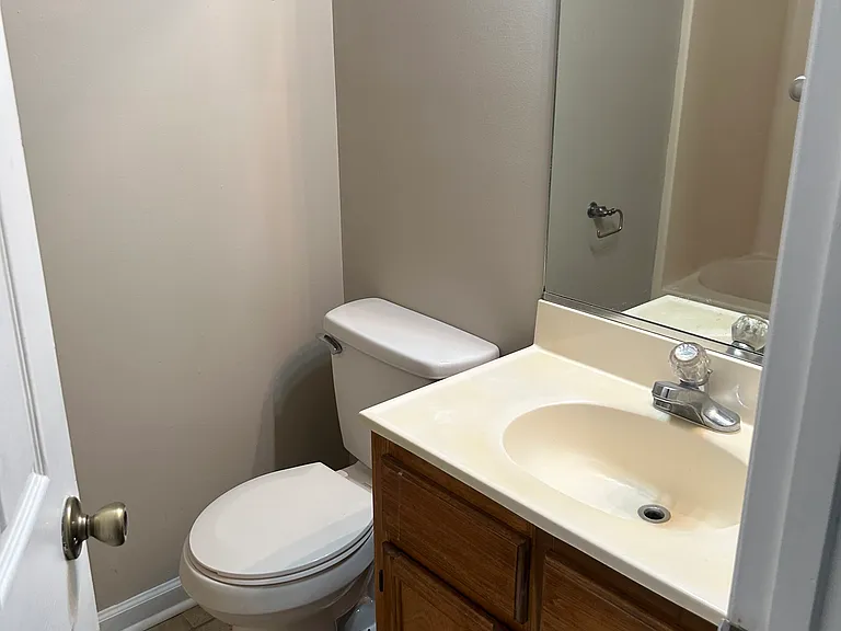 2118 Old Farmer Rd #B — Photo 7