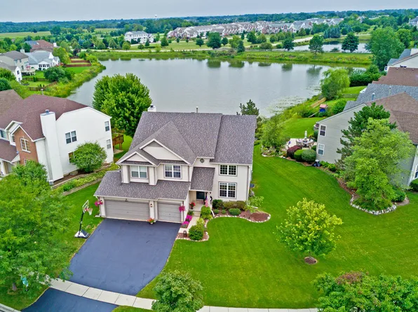 2965 Farmington Dr, Lindenhurst, IL 60046