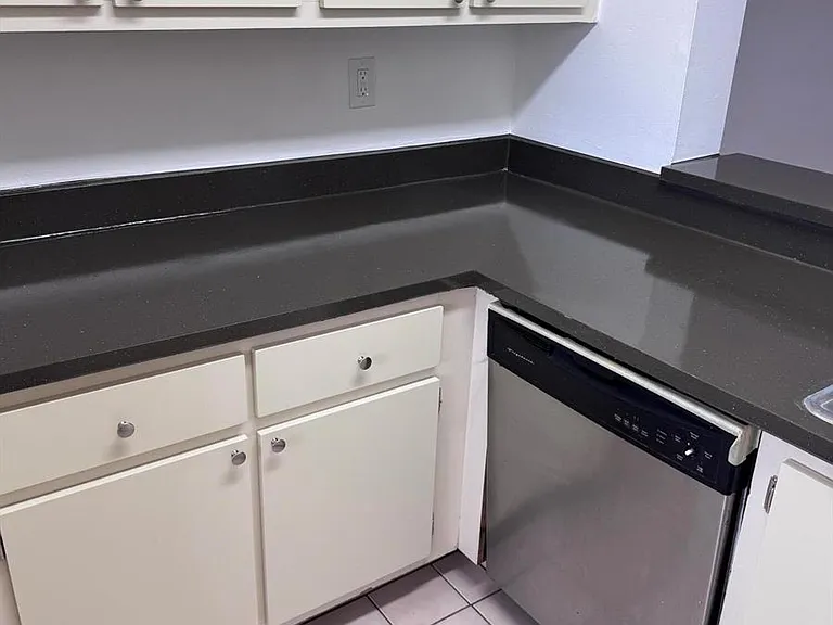 417 Palm Cir E #417 — Photo 6