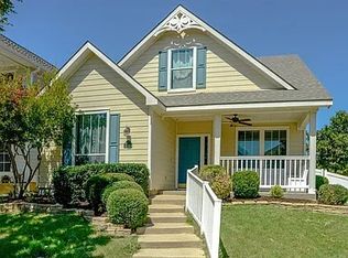 10253 Franklin Dr, Aubrey, TX 76227