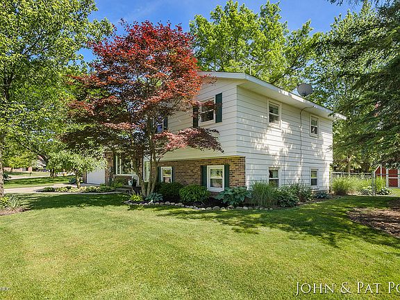2nd image of 3154 Beechcrest Dr