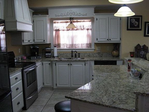 4th image of 320 Sugarwood Blvd