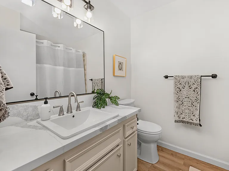 334 W Lexington Ave #103 — Photo 15