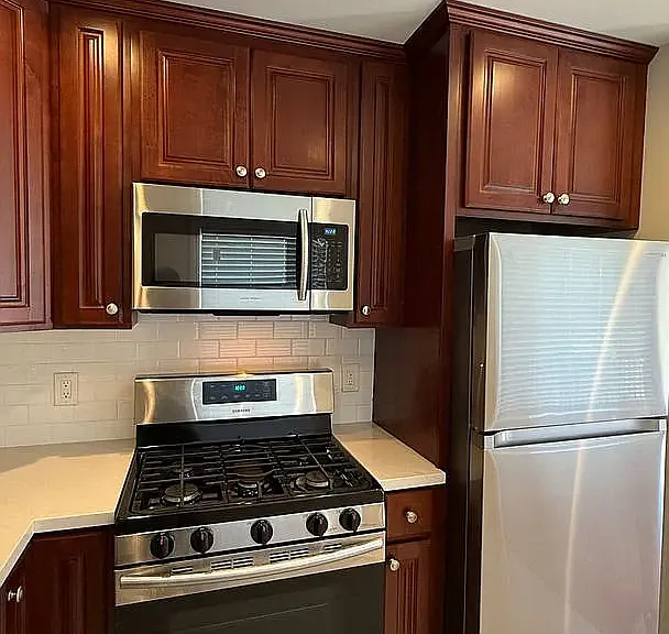 721 Rollins Rd #3 — Photo 2
