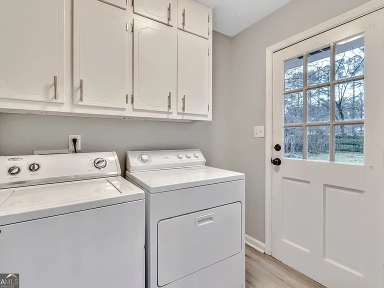 4428 John Dr — Photo 13