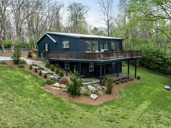 8436 Old Charlotte Pike, Pegram, TN 37143