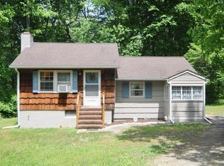 3 Stoyk Rd, Cream Ridge, NJ 08514