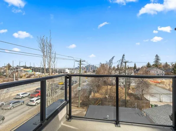 1400 N 26a St SW, Calgary, AB T3C 1K8