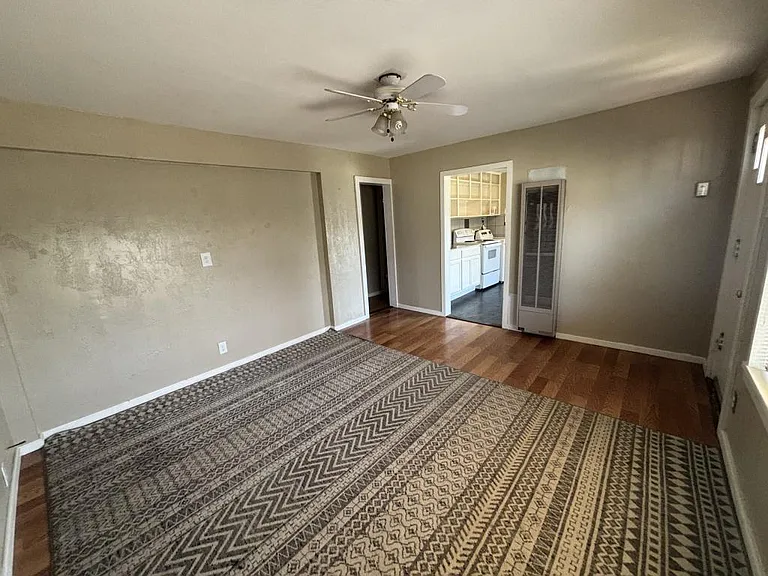 235 Curtis St — Photo 12