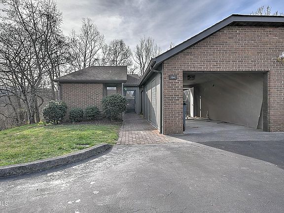 4th image of 600 Fleetwood Dr APT 104